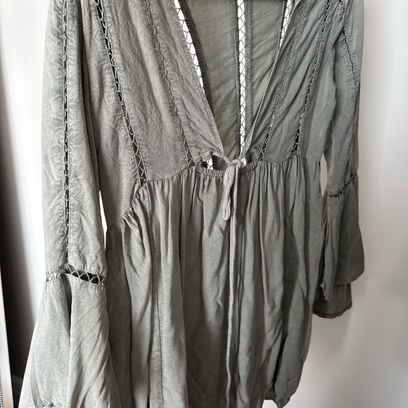 Gorgeous top/ cover up - Picture 7 of 11